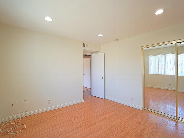 429 S New Ave #5 — Photo 11