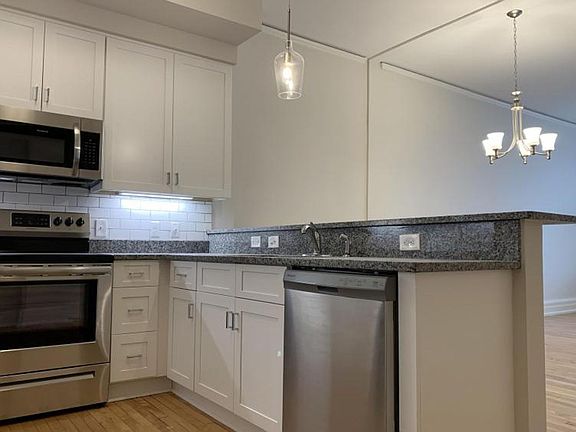 2nd image of 203 9th St #2A