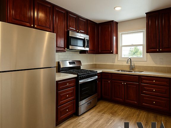 2nd image of 335 W 79th St #333.25