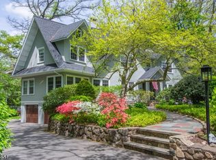 75 Pollard Rd, Mountain Lakes, NJ 07046