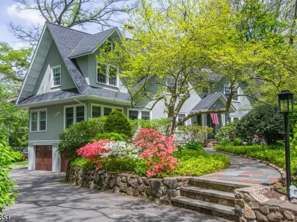 75 Pollard Rd, Mountain Lakes Boro, NJ 07046