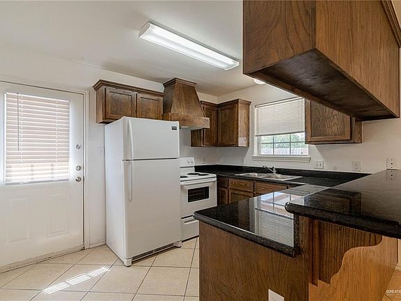 5th image of 2019 Lacywood Dr