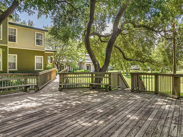 Hawthorne Groves — Photo 16