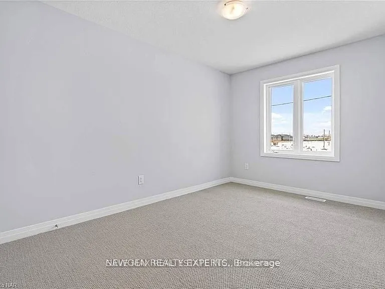 4855 Pettit Ave — Photo 16