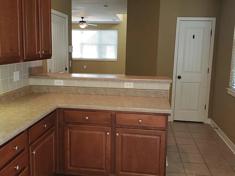 2820 Lake Ave — Photo 10