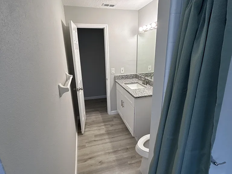 Aspenwood Cir — Photo 5