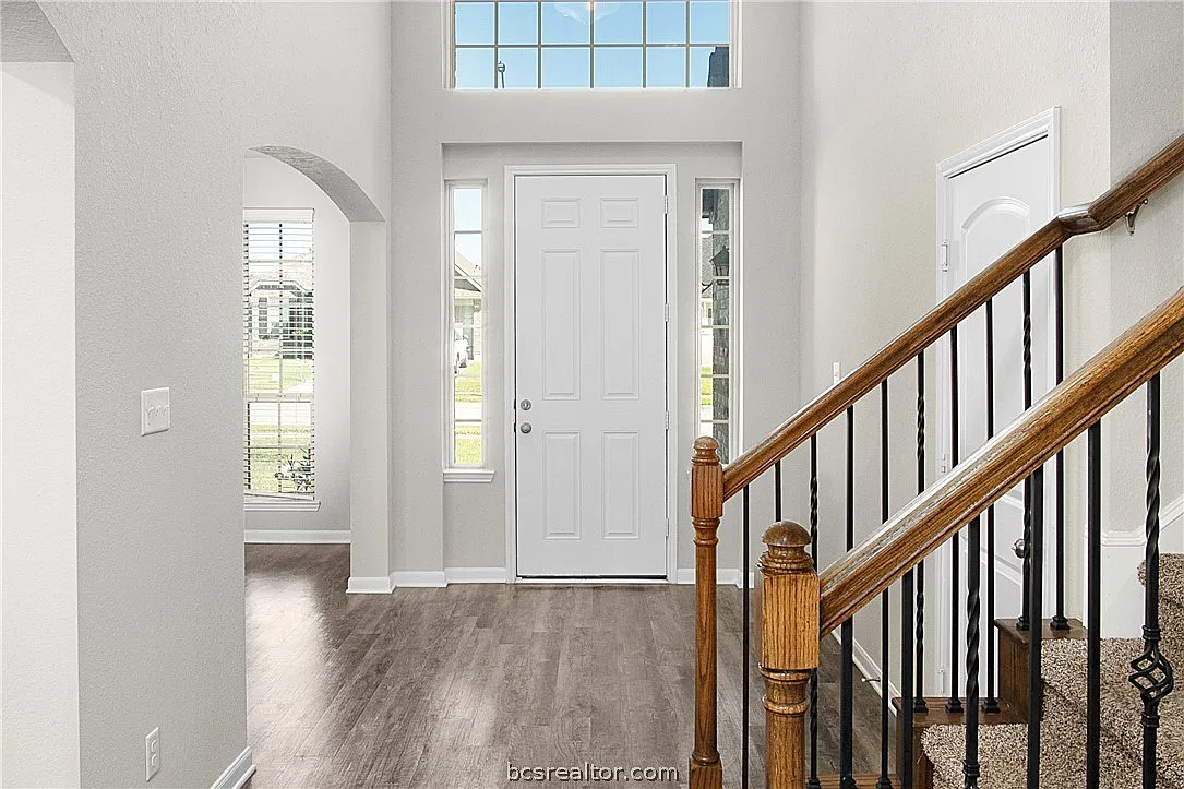 4 bed, 3.5 bath, 2609 sqft, $2,755 — Photo 4