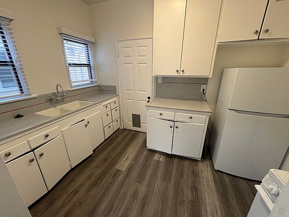 5th image of 39 Bay Shore Ave APT B