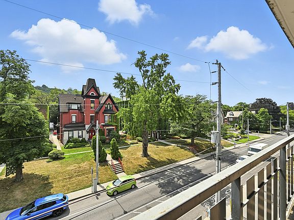 4th image of 36 Herkimer St #106