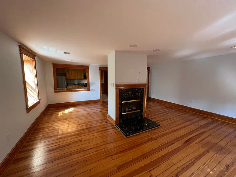 1915 E Market St #3 — Photo 13