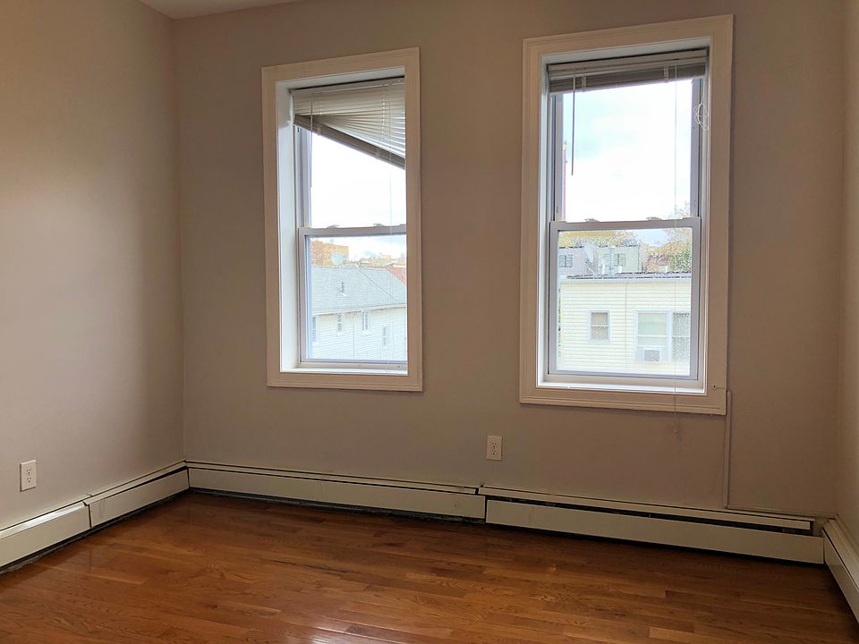 2nd image of 18 Wright Ave APT 8Q