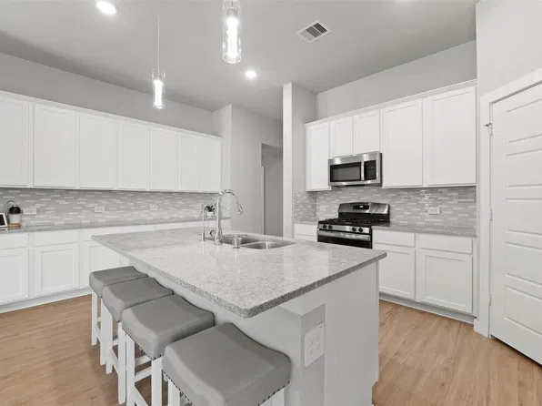 17707 Sapphire Pines Dr, New Caney, TX 77357