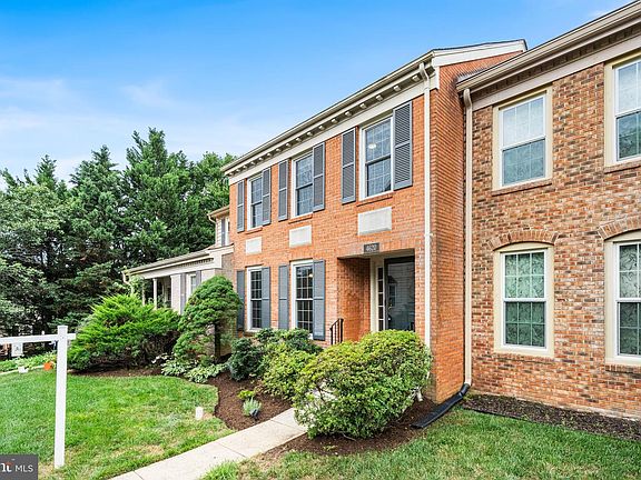 3rd image of 4620 Luxberry Dr