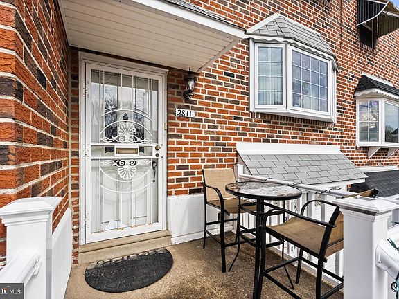 5th image of 2811 Ryerson Pl