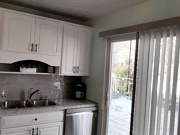 4th image of 544 Howell Ct