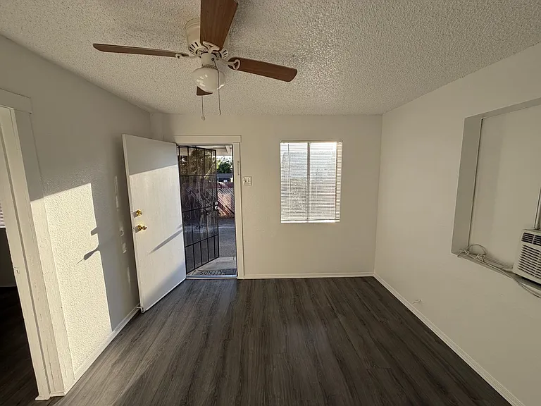 1225 Water St #C — Photo 12