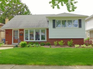 10424 S Lamon Ave, Oak Lawn, IL 60453