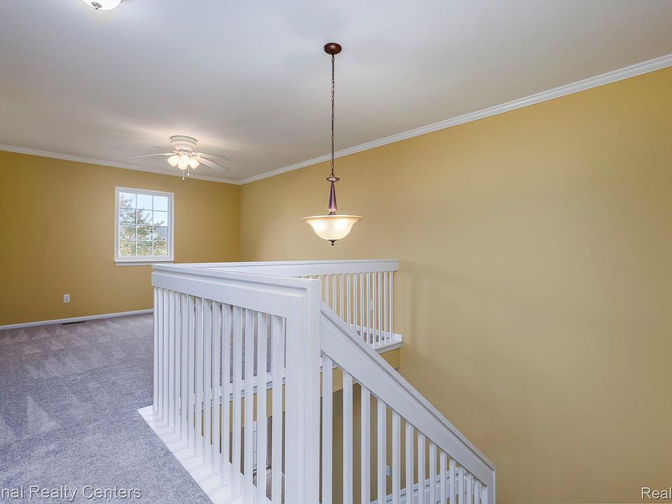 8190 Springdale Dr, photo 19