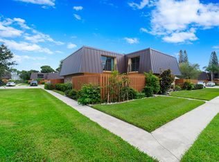 5793 SE WINDSONG Lane, Stuart, FL 34997