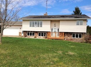 604 Lepak St, Hatley, WI 54440