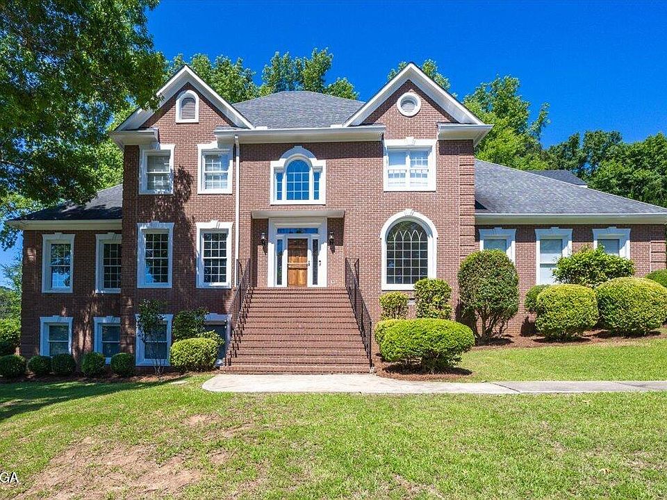 1st image of 216 Hunters Hill Ct