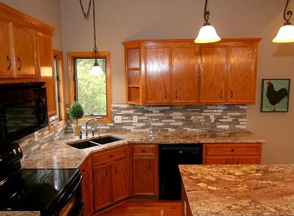 3rd image of 2450 Christian Dr