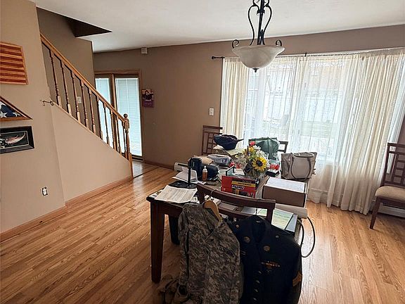 4th image of 85 Riverside Avenue