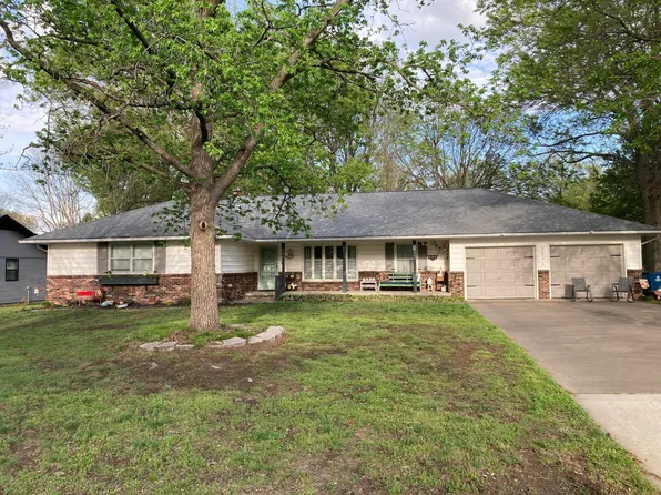 2110 Pearl Street, Carthage, MO 64836