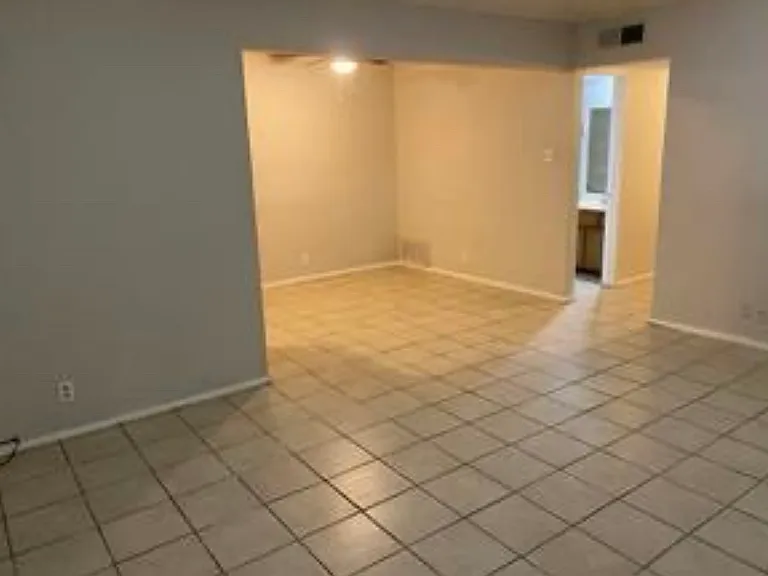 2832 Ridgecrest Dr — Photo 3