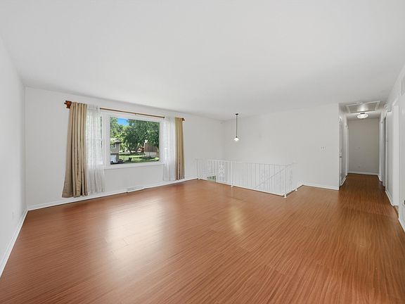 3rd image of 134 Michael Ln