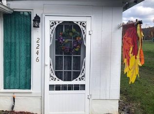 2246 Chestnutburg Rd, Victor, WV 25938