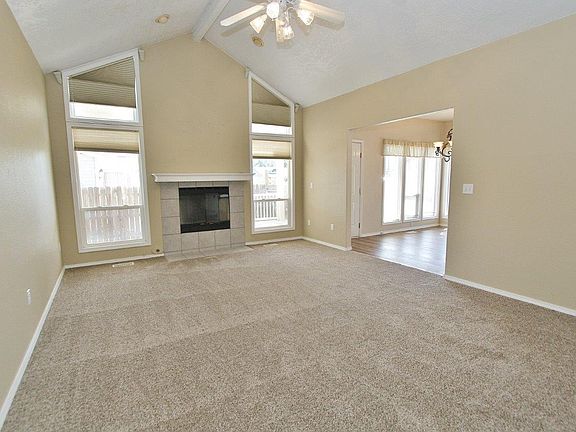 2nd image of 604 Smith Ct