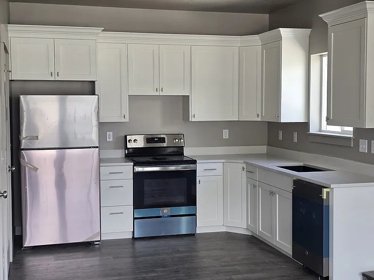 3813 S Ogden Ave — Photo 6