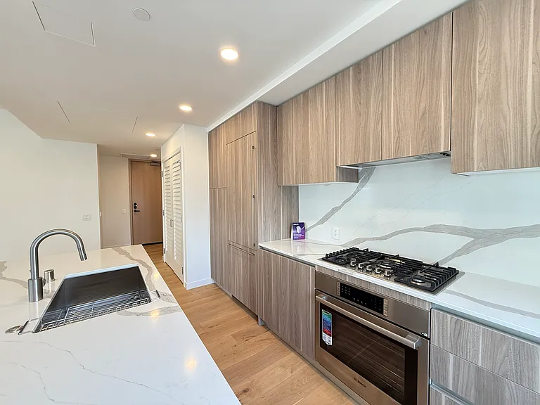 10232 NE 10th St #909 — Photo 7