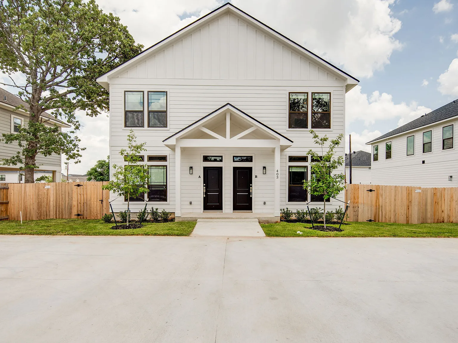 405 Nimitz Street - B — Photo 1