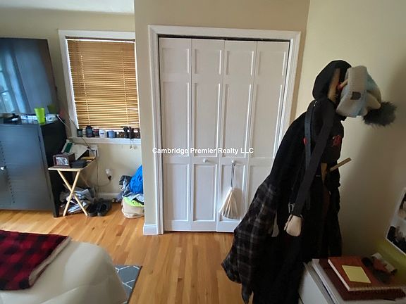 5th image of 221 Salem St #1