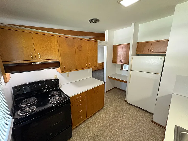 632 Eastborough Ln — Photo 10