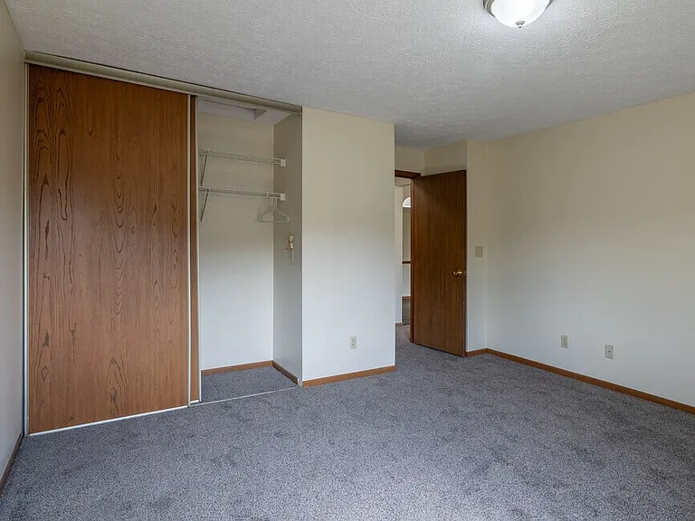 2 Bed Apartment 2nd floor (2nd Bedroom)