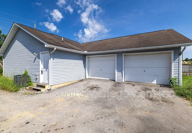 152 Red Bud Ln — Photo 4