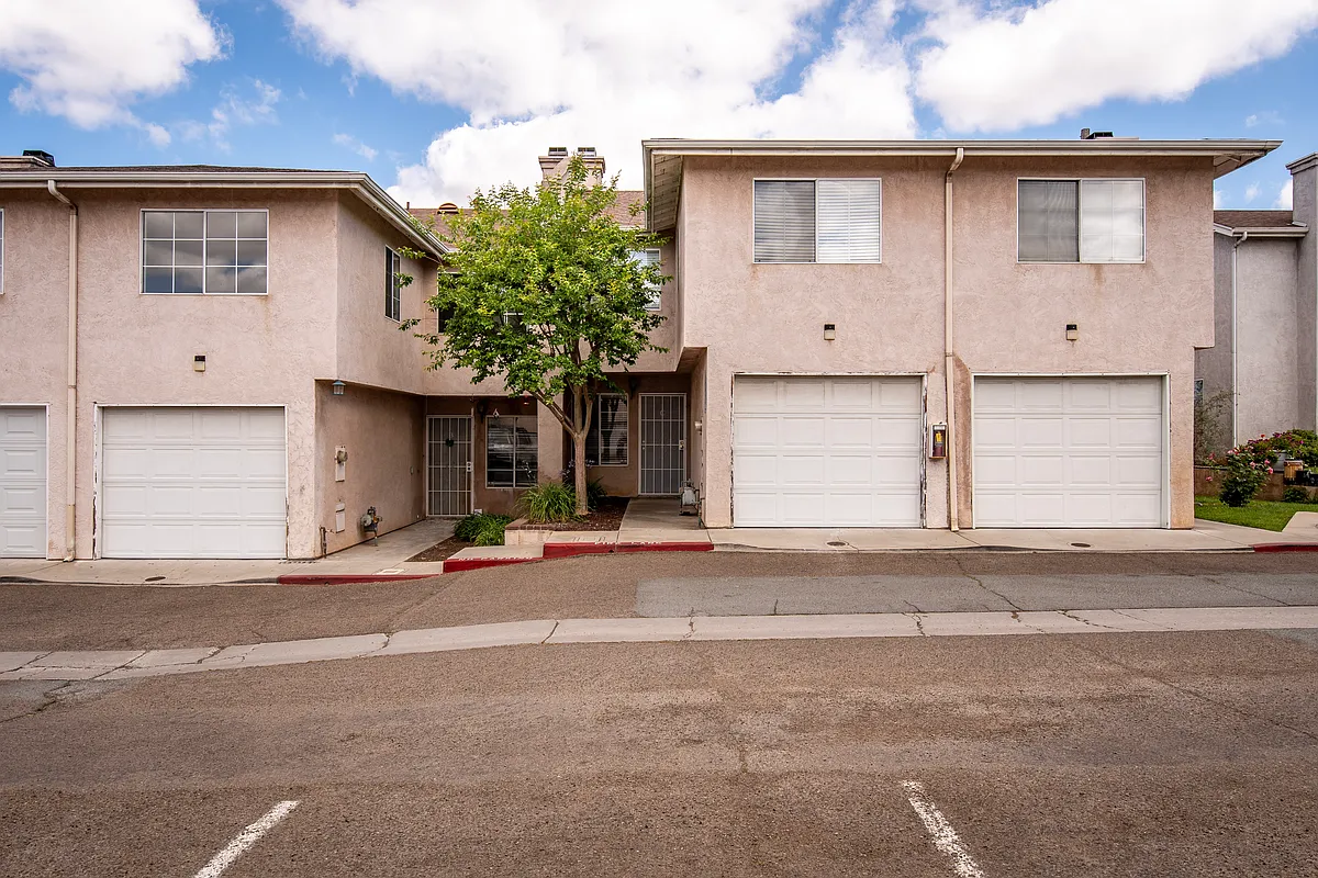 Building Photo - 1023 S Mollison Ave S #C