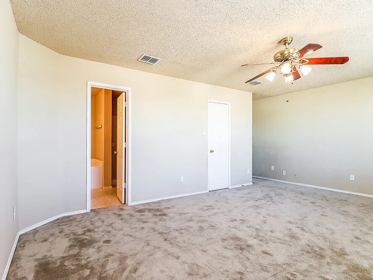 521 Merton Ct — Photo 9