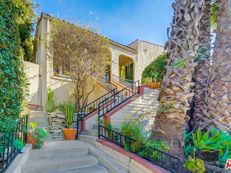 3221 Berkeley Ave — Photo 2