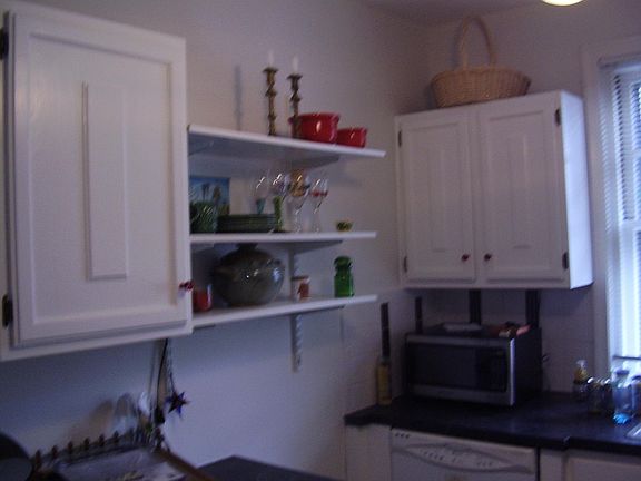 3rd image of 380 Lloyd Ave