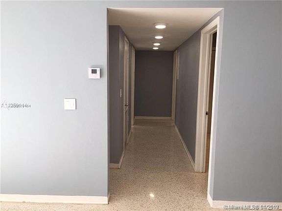 5th image of 19410 NE 18th Pl