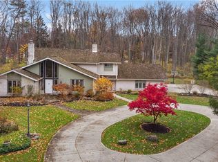 7073 Gates Mills Blvd, Gates Mills, OH 44040