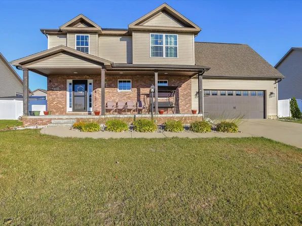 2004 Prairie Grass Ln, Mahomet, IL 61853