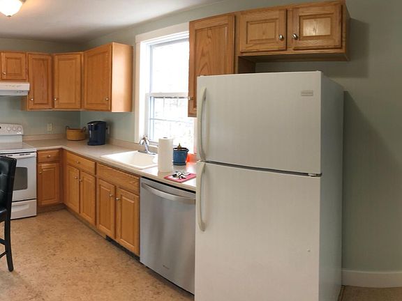 Kitchen area, new dishwasher, disposal, eating area on left