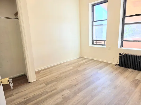 2846 West 17th Street image 7 of 11