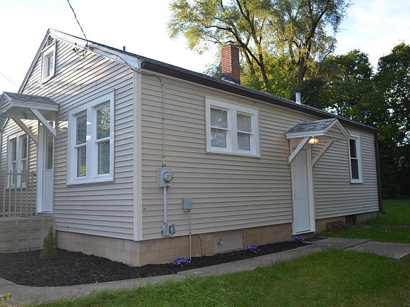 3rd image of 227 Hopkins St