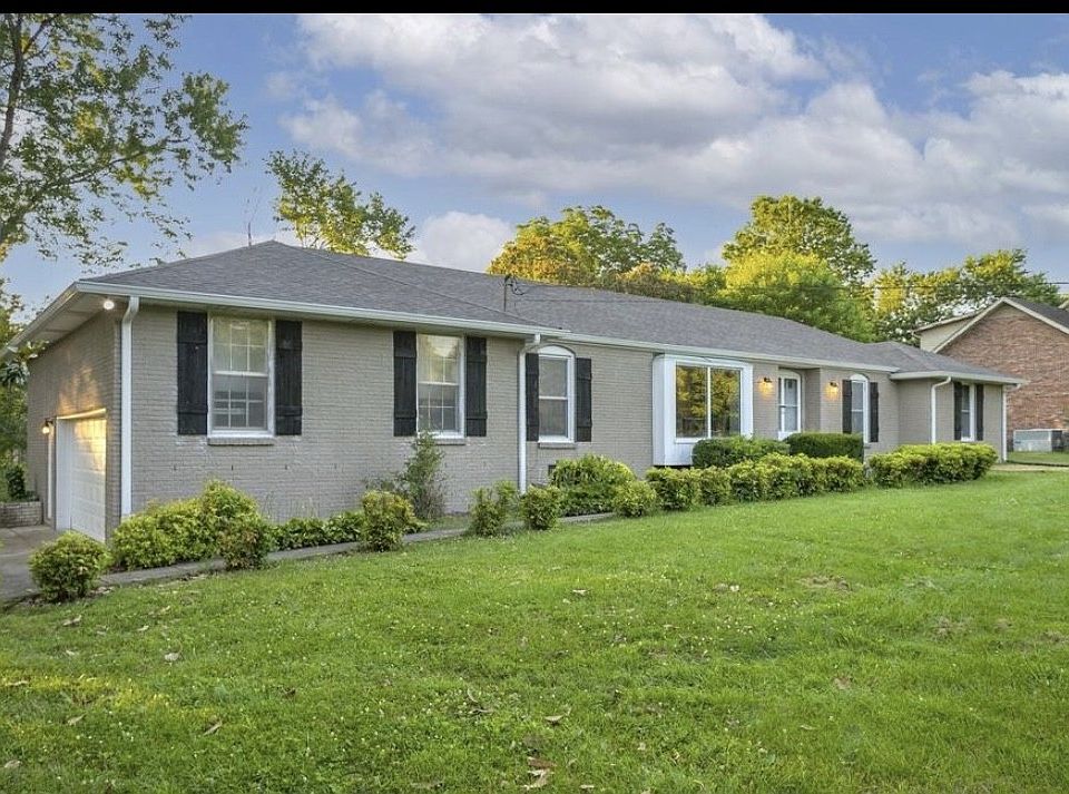 1st image of 402 Mason Ln